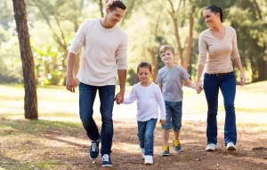 Як дитина вчиться у нас звичкам — навіть коли ми цього не помічаємо